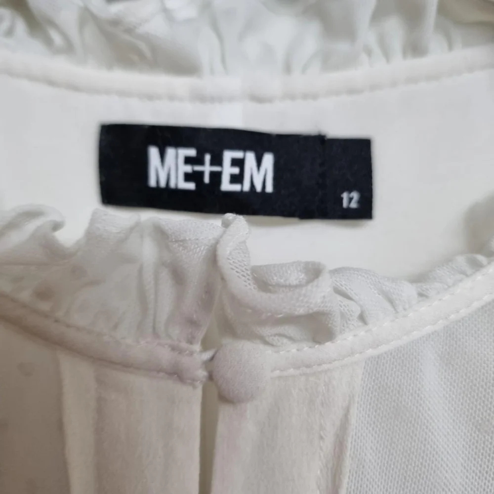 Me + em cream silk blouseUk 12Spotted chiffon sleeve. - Picture 3 of 5